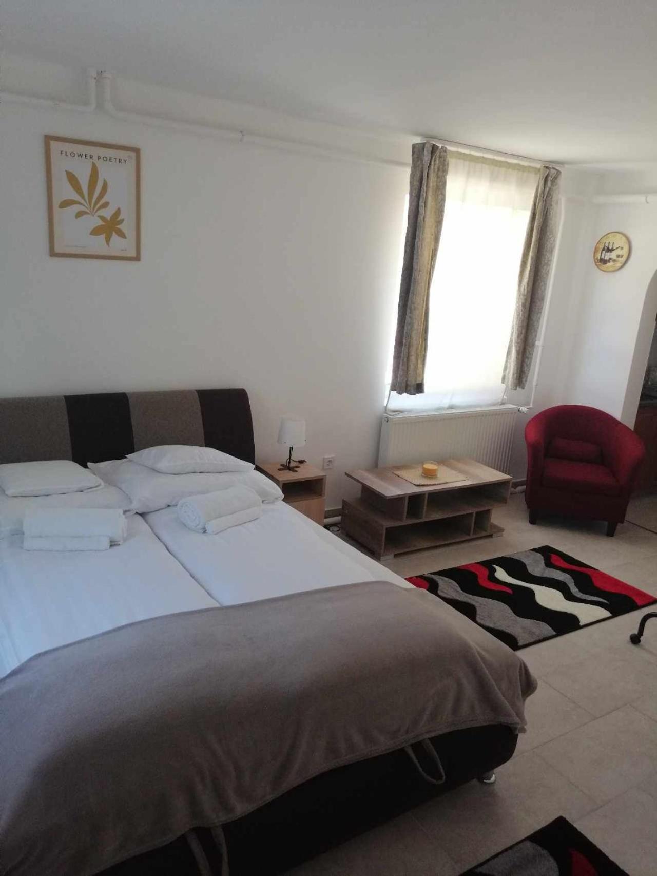 Blueline Motel Jászberény Εξωτερικό φωτογραφία